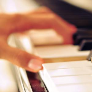 美女放尿着衣失禁
