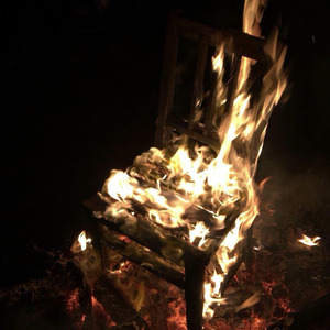 美女放尿着衣失禁
